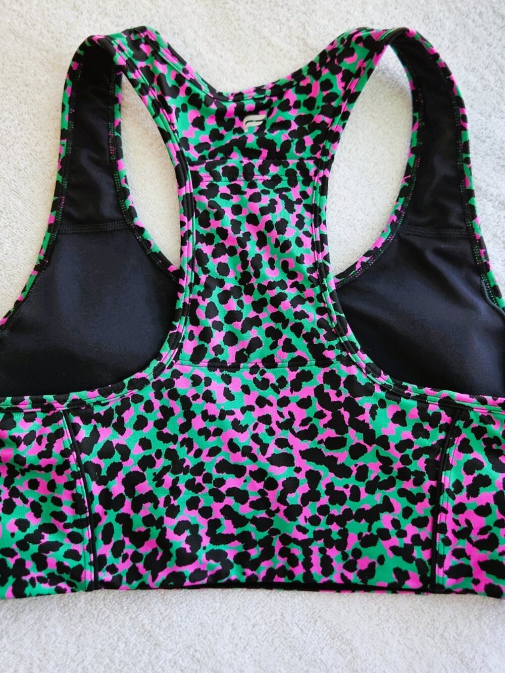 Fabletics On-The-Go Med Impact Bra & Anywhere Motion 365+ High-Waisted Leggings - Picture 5 of 7